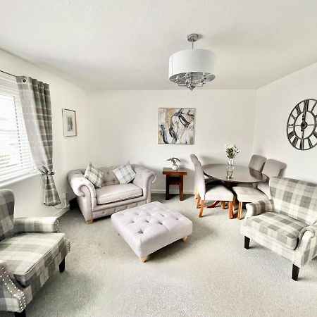 Cae Glas Apartments Holyhead Extérieur photo