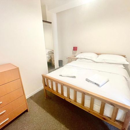 Cae Glas Apartments Holyhead Extérieur photo