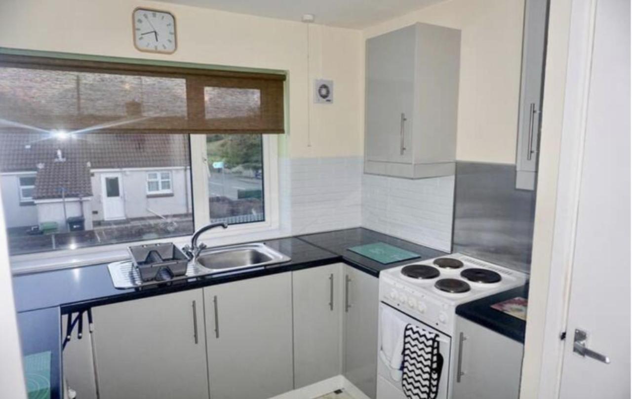 Cae Glas Apartments Holyhead Extérieur photo
