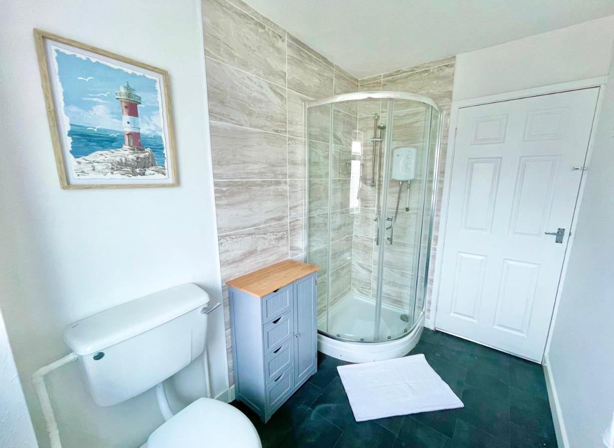Cae Glas Apartments Holyhead Extérieur photo