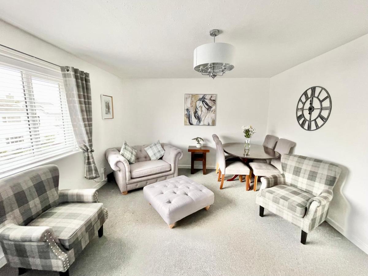 Cae Glas Apartments Holyhead Extérieur photo