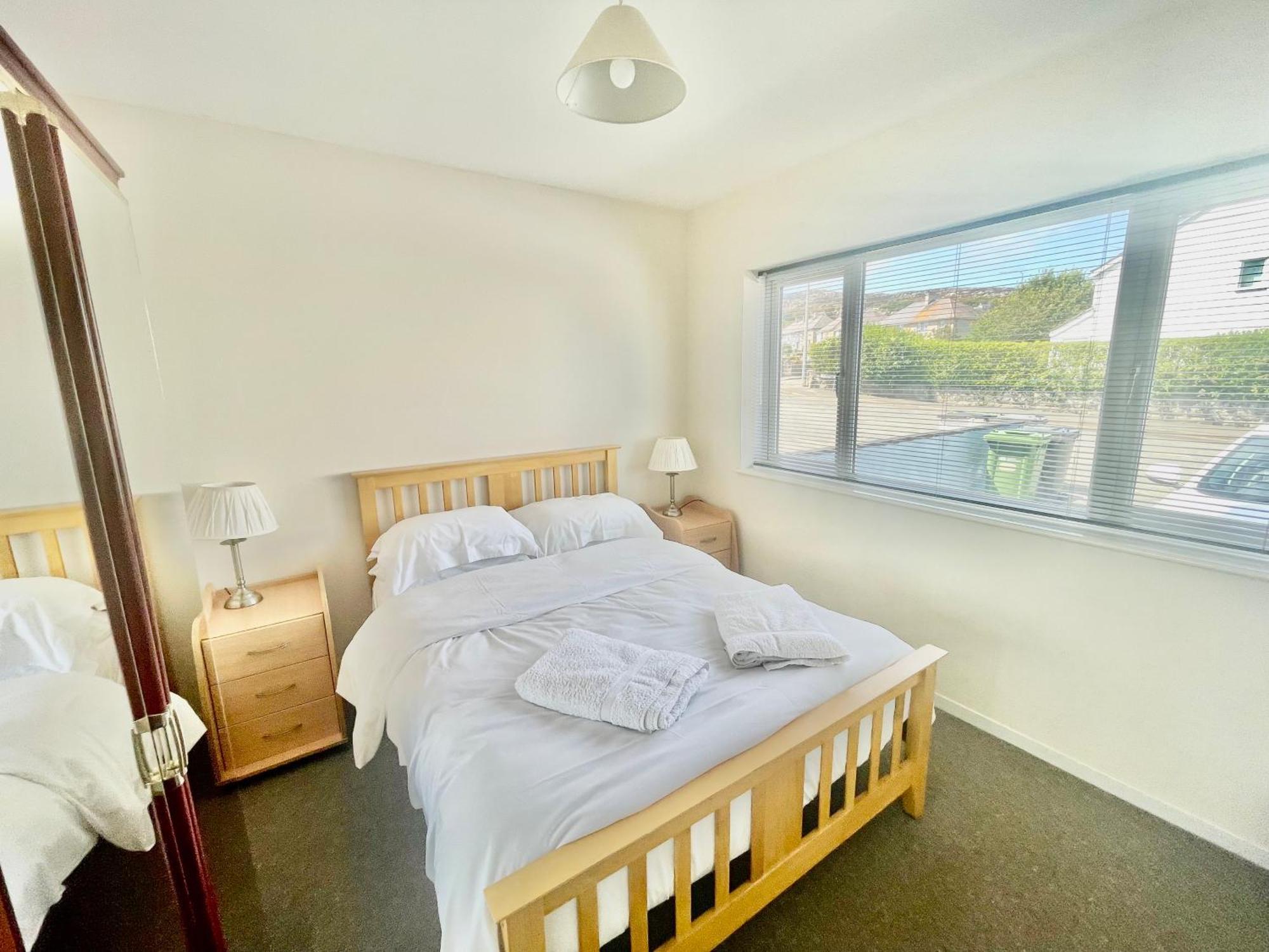 Cae Glas Apartments Holyhead Extérieur photo
