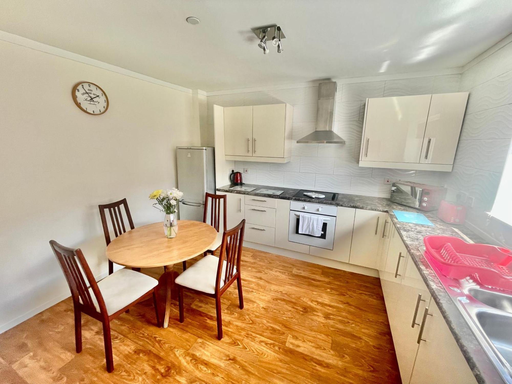 Cae Glas Apartments Holyhead Extérieur photo