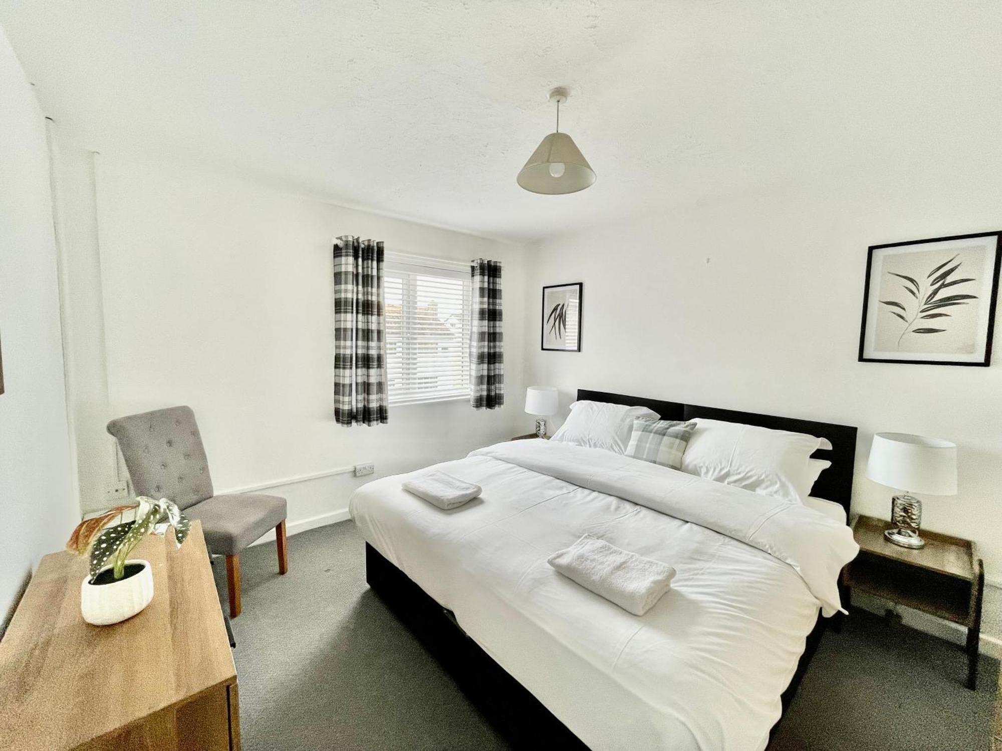 Cae Glas Apartments Holyhead Extérieur photo