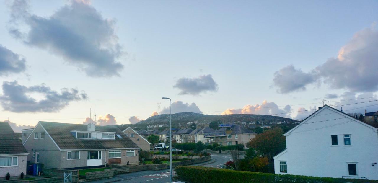 Cae Glas Apartments Holyhead Extérieur photo