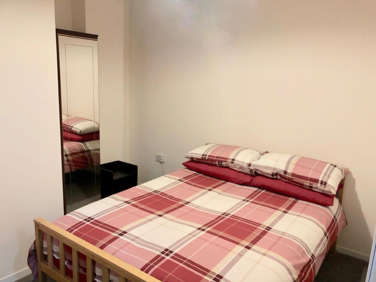 Cae Glas Apartments Holyhead Extérieur photo