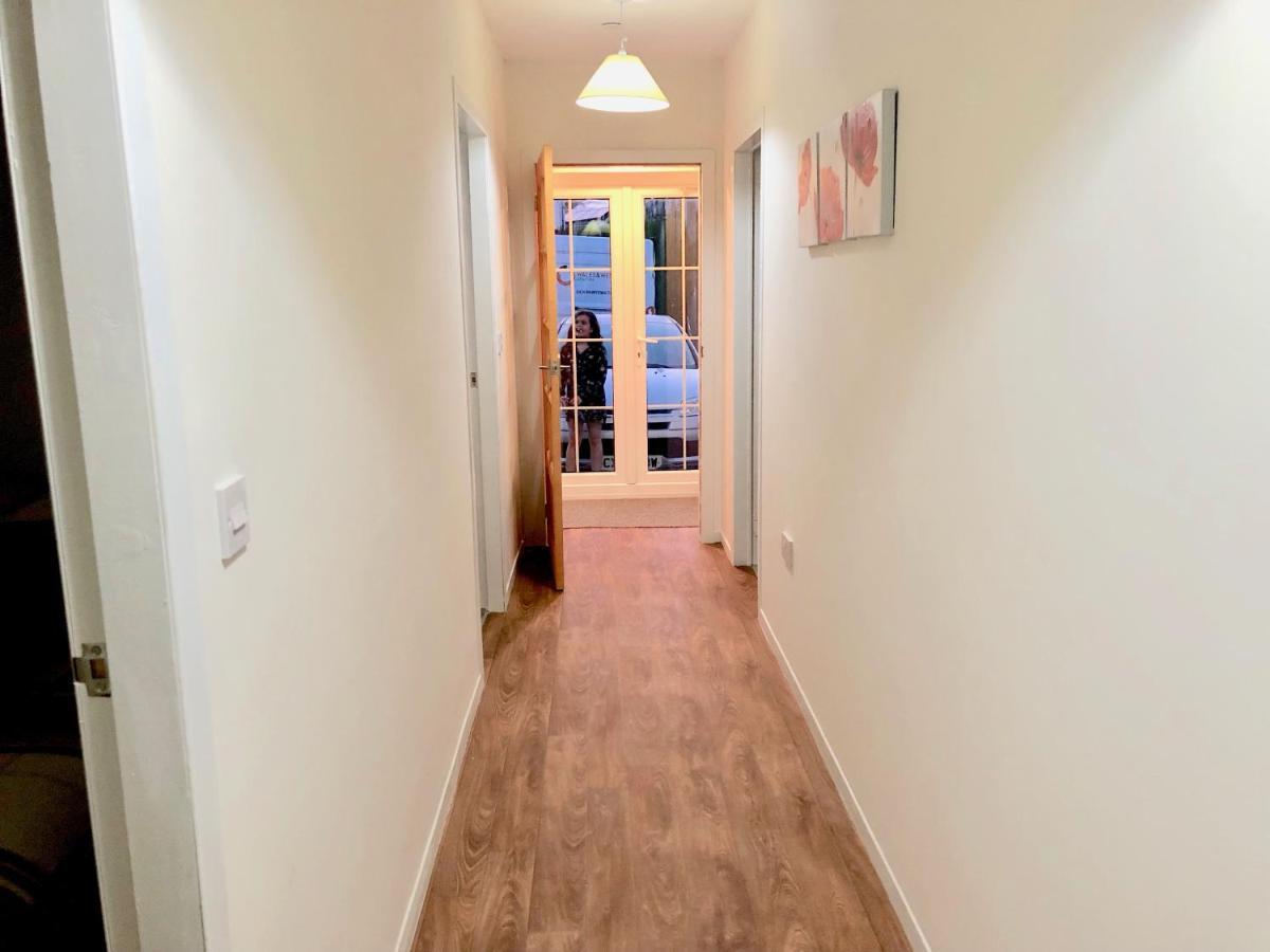 Cae Glas Apartments Holyhead Extérieur photo