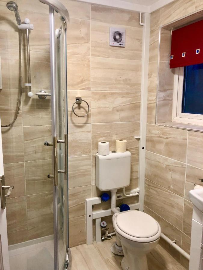 Cae Glas Apartments Holyhead Extérieur photo